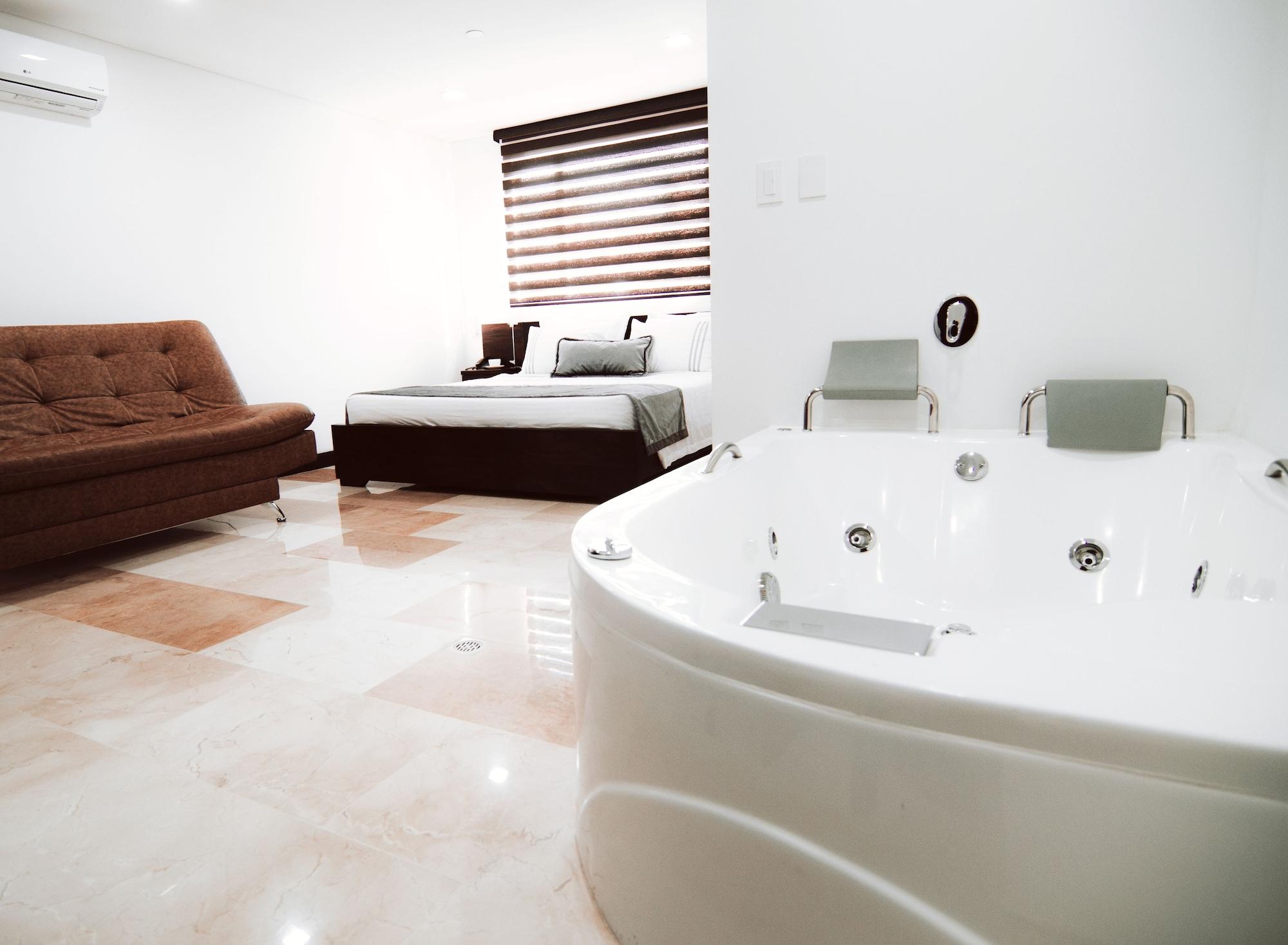Hotel Lleras 10 Medellin Bagian luar foto