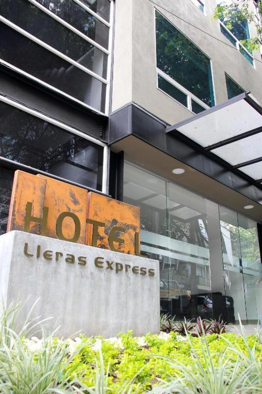 Hotel Lleras 10 Medellin Bagian luar foto