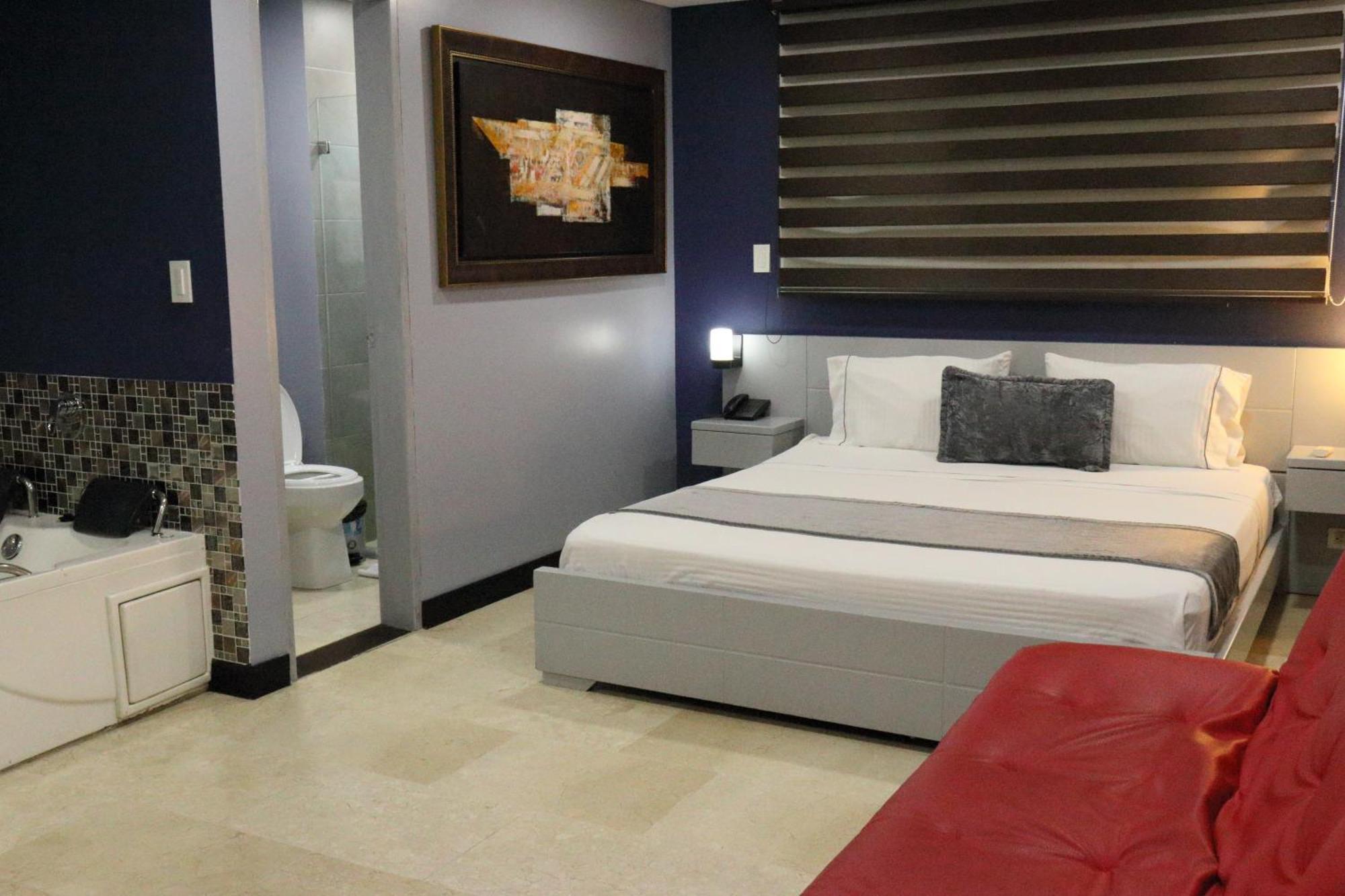 Hotel Lleras 10 Medellin Bagian luar foto