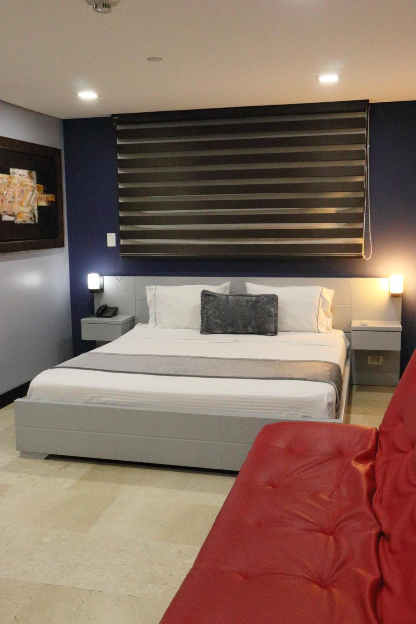 Hotel Lleras 10 Medellin Bagian luar foto